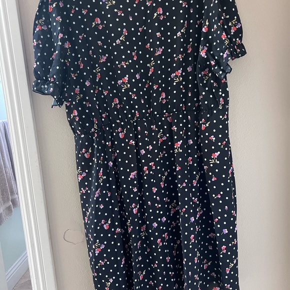 Sweet Spring dress! - Picture 4 of 5